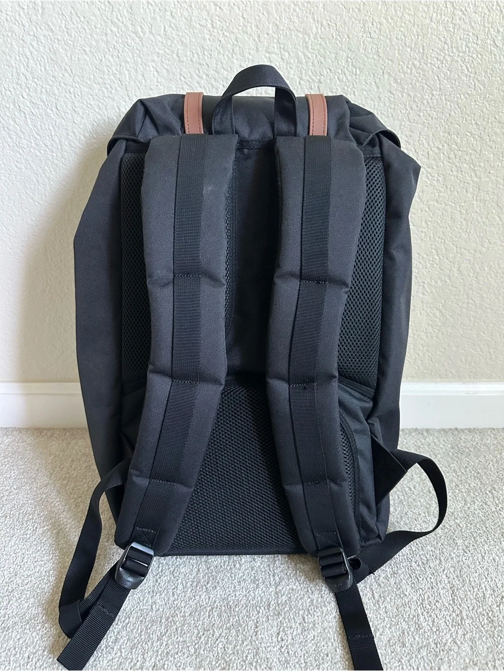 Herschel Men’s Little America Backpack